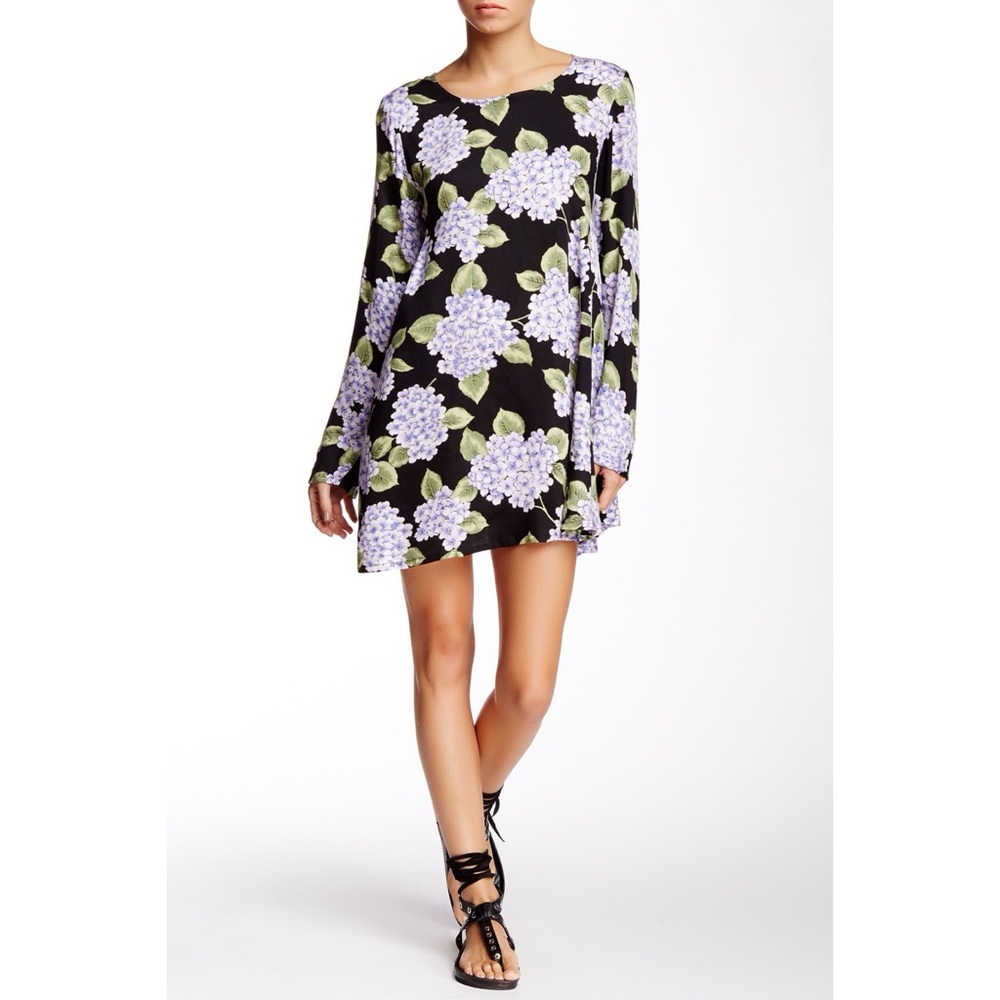 NWT MINKPINK XS Hydrangea Long Sleeve Dress